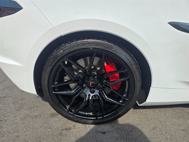 Used 2026 Chevrolet Corvette Z06 w/ Stealth Interior Trim Package RWD image 36
