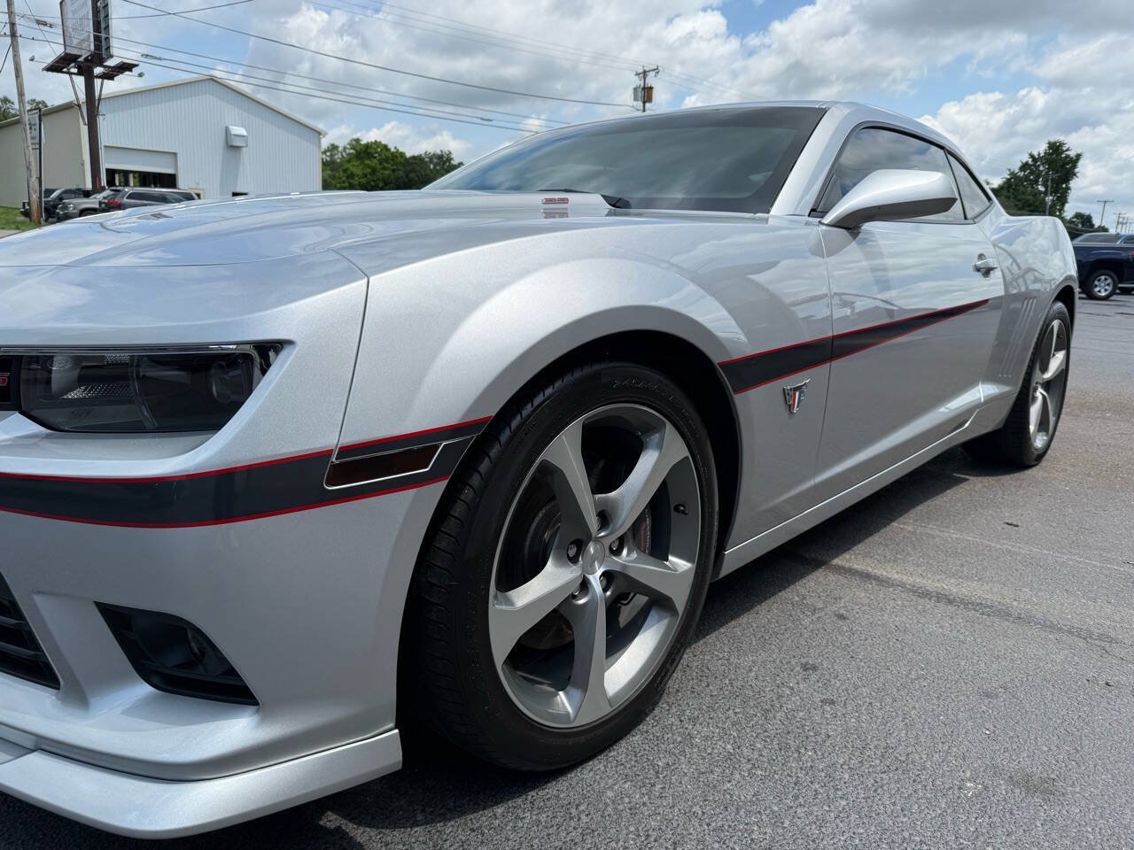 Used 2015 Chevrolet Camaro SS w/ Commemorative Special Edition RWD image 17