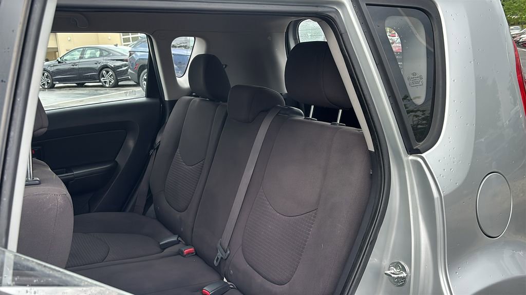 Used 2013 Kia Soul FWD image 25