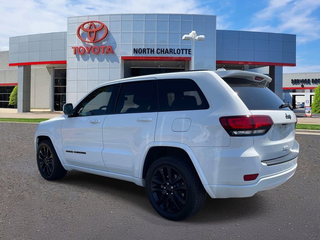 Used 2020 Jeep Grand Cherokee Altitude RWD image 4