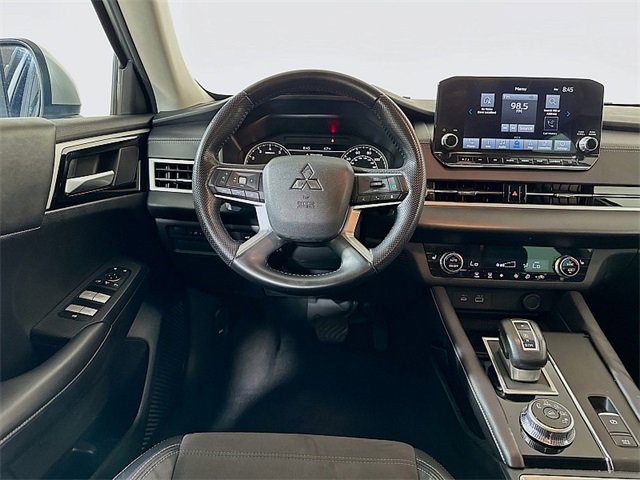 Used 2023 Mitsubishi Outlander SE image 21