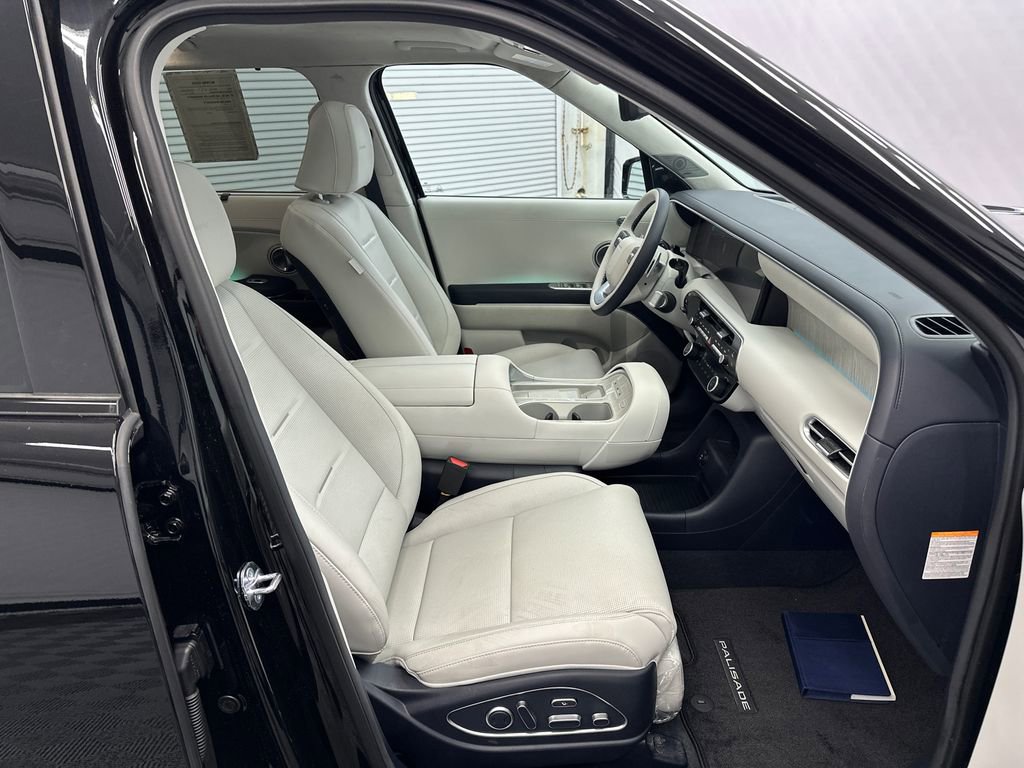 Used 2026 Hyundai Palisade Calligraphy image 15