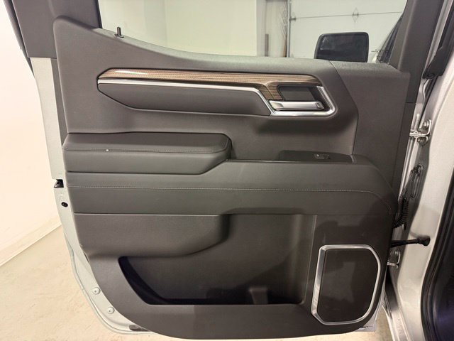 Certified 2022 Chevrolet Silverado 1500 RST w/ Redline Edition AWD/4WD image 21
