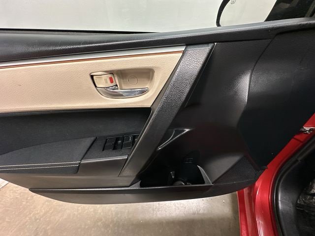 Used 2015 Toyota Corolla LE image 15