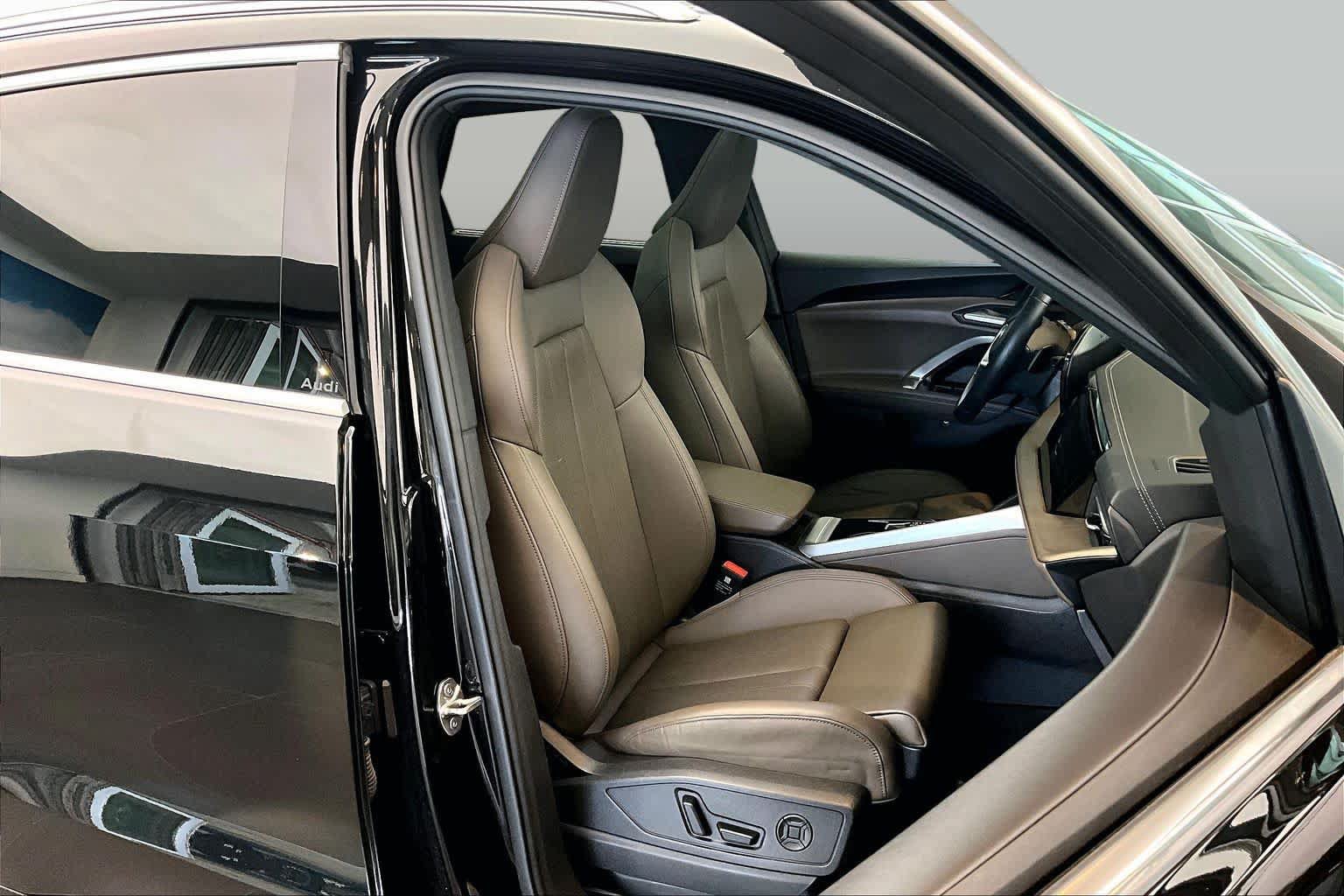Certified 2025 Audi Q5 Premium AWD/4WD image 9