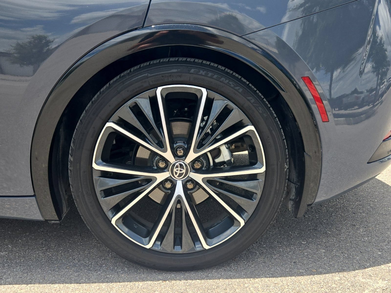 Certified 2026 Toyota Prius XLE FWD image 22
