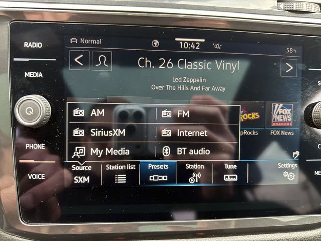 Used 2023 Volkswagen Tiguan SE R-Line AWD/4WD image 18