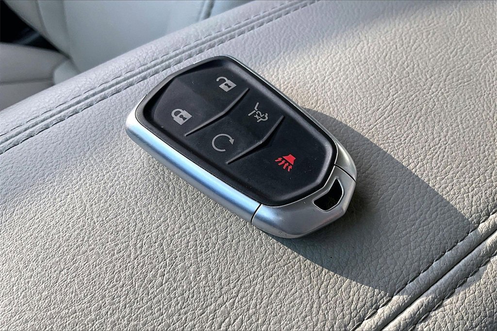 Used 2023 Cadillac XT4 Premium Luxury w/ Cold Weather Package image 10