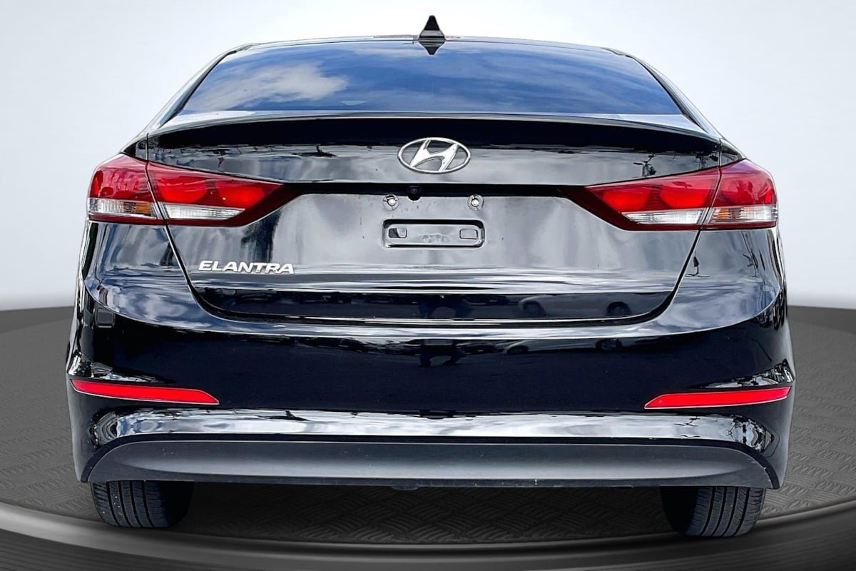 Used 2018 Hyundai Elantra Value Edition FWD image 4
