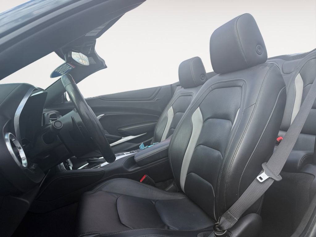 Used 2018 Chevrolet Camaro LT image 9