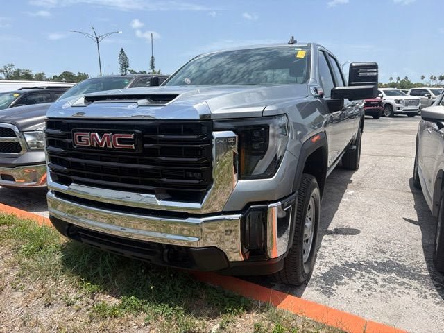 Used 2025 GMC Sierra 3500 Pro AWD/4WD image 4