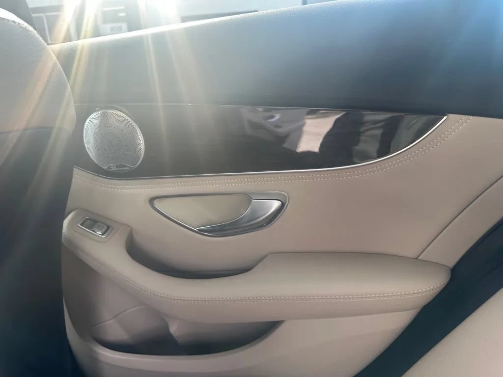 Used 2015 Mercedes-Benz C 300 4MATIC Sedan image 13
