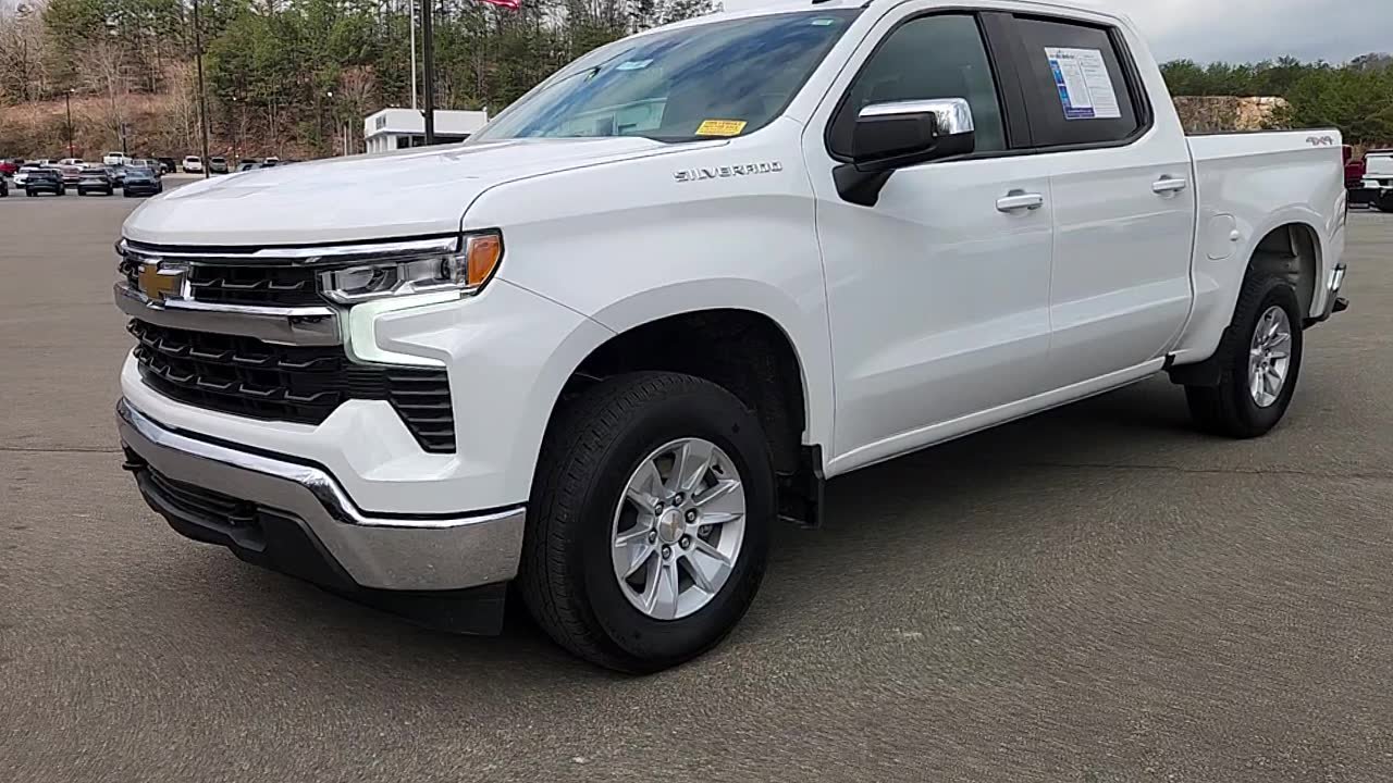 Used 2025 Chevrolet Silverado 1500 LT image 4