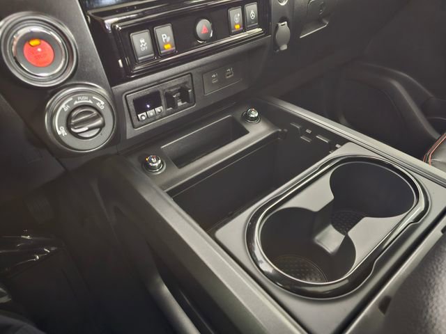 Used 2020 Nissan Titan PRO-4X w/ Pro-4x Convenience Package image 33