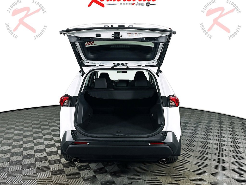 Used 2024 Toyota RAV4 XLE image 28