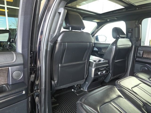 Used 2021 Ford Expedition Limited image 21
