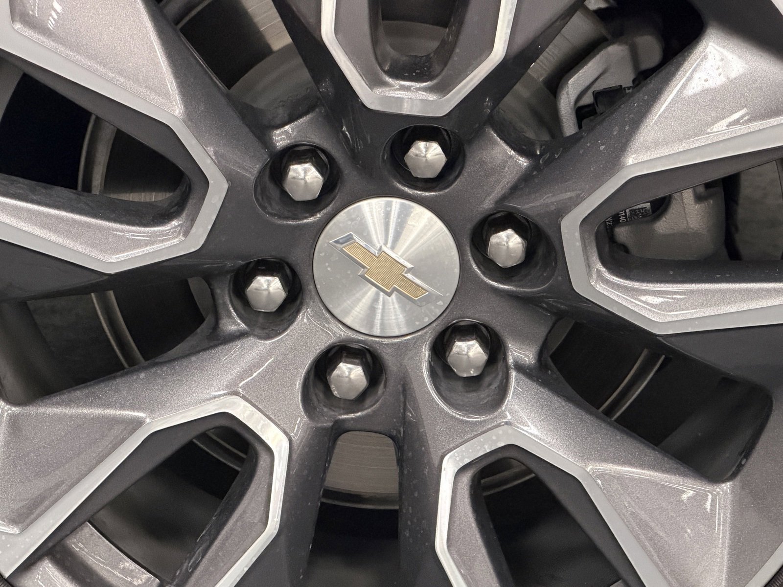 Used 2023 Chevrolet Suburban LS image 16