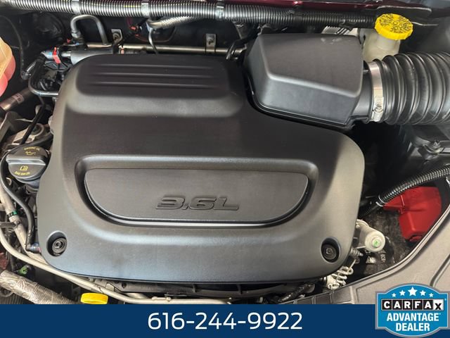 Used 2023 Chrysler Pacifica Limited AWD/4WD image 6