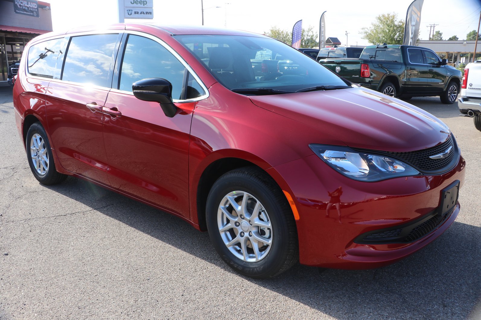New 2027 Chrysler Pacifica LX FWD image 1