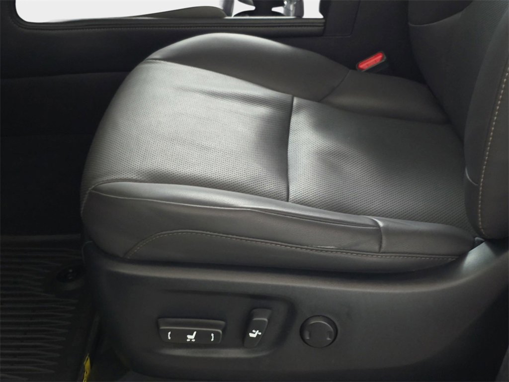 Used 2020 Lexus GX 460 Premium w/ Premium Package image 26