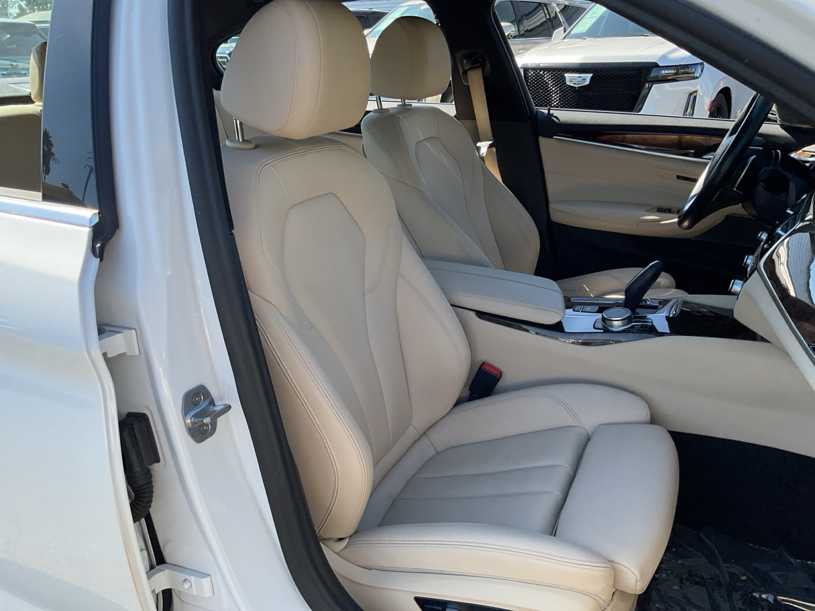 Used 2019 BMW 530e w/ Convenience Package RWD image 19