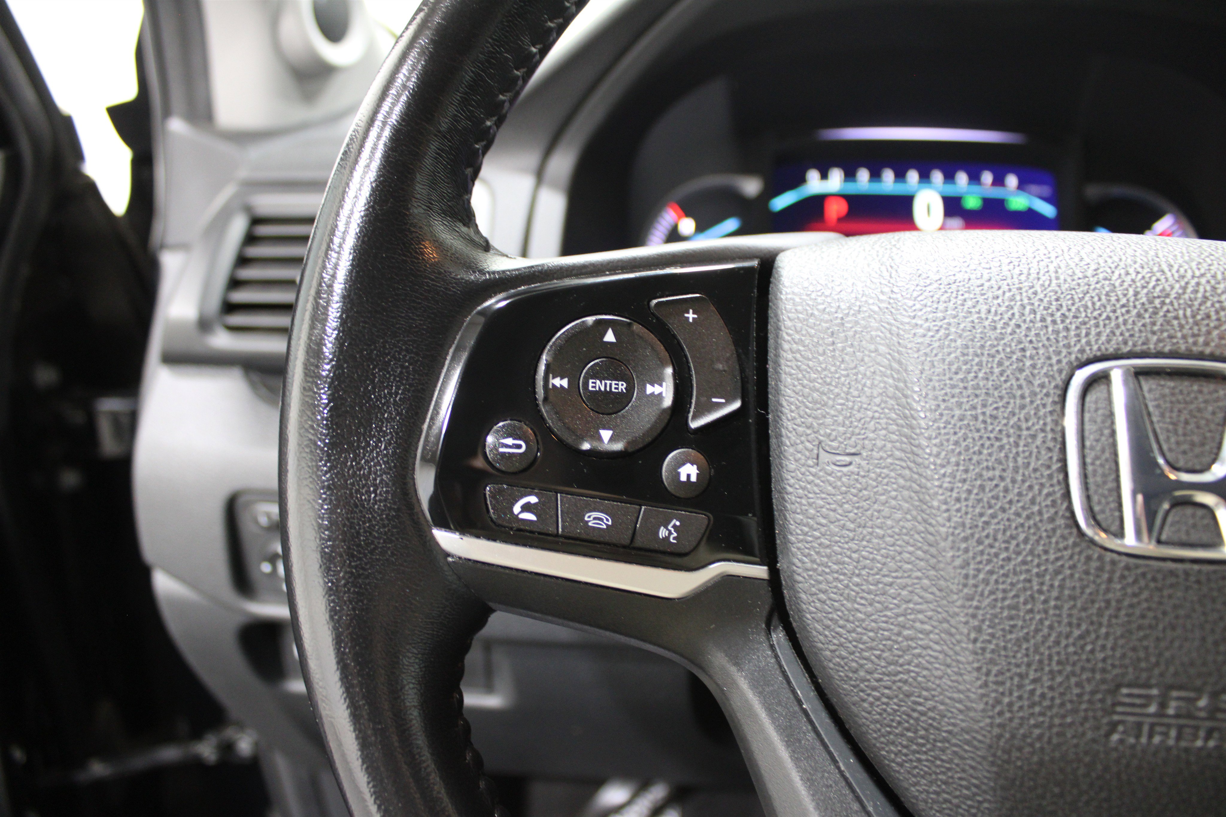 Used 2021 Honda Pilot Touring image 9