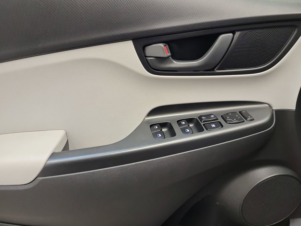 Used 2022 Hyundai Kona SE w/ Cargo Package AWD/4WD image 10