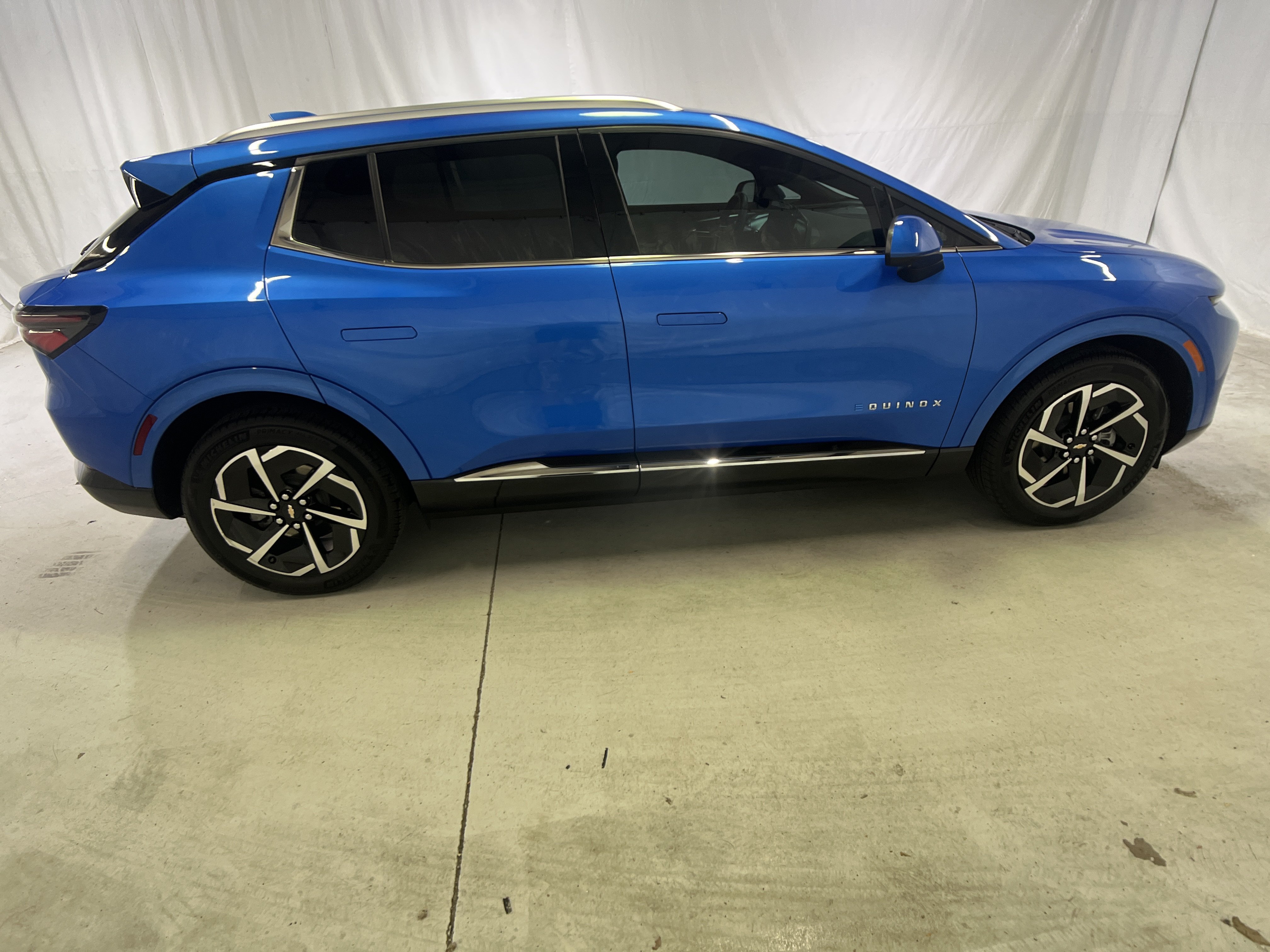 Certified 2024 Chevrolet Equinox EV LT FWD image 12