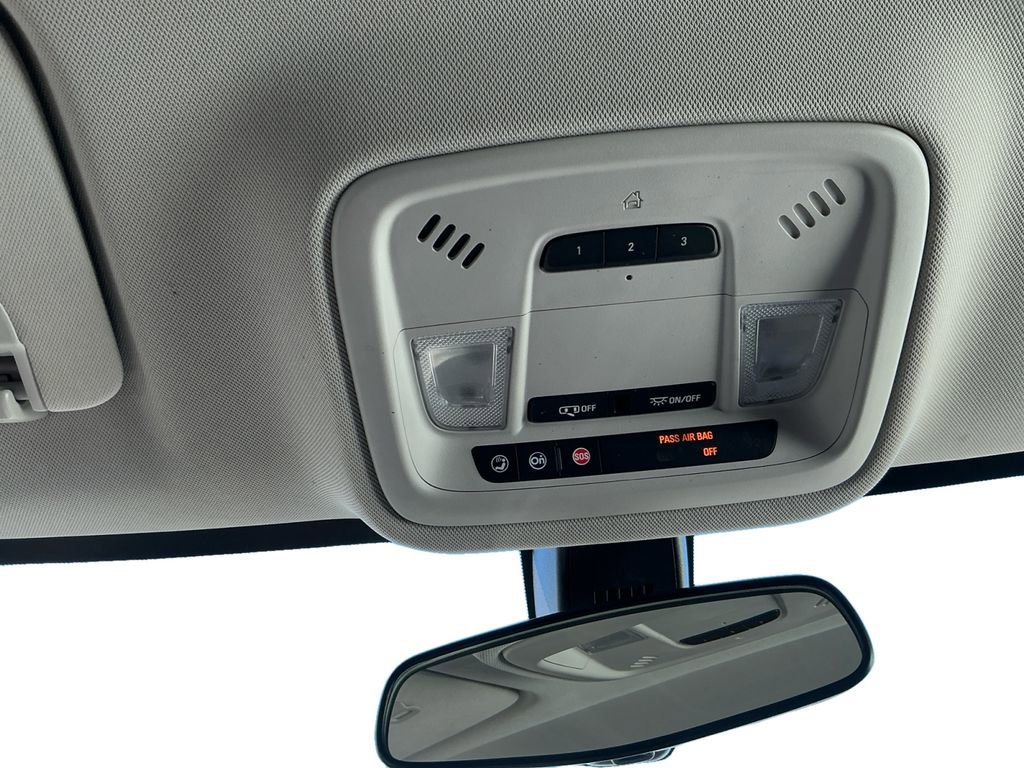 Used 2019 Chevrolet Traverse LT image 18