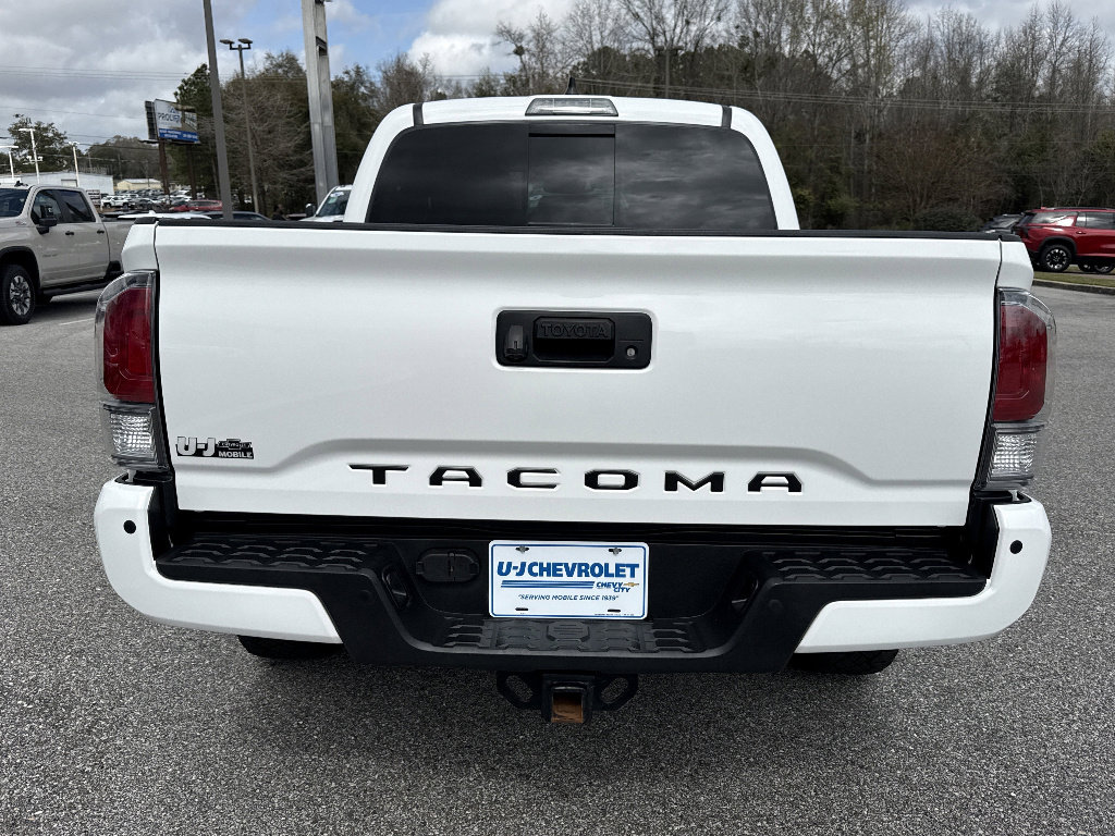 Used 2023 Toyota Tacoma TRD Off-Road w/ TRD Premium Off Road Package AWD/4WD image 4