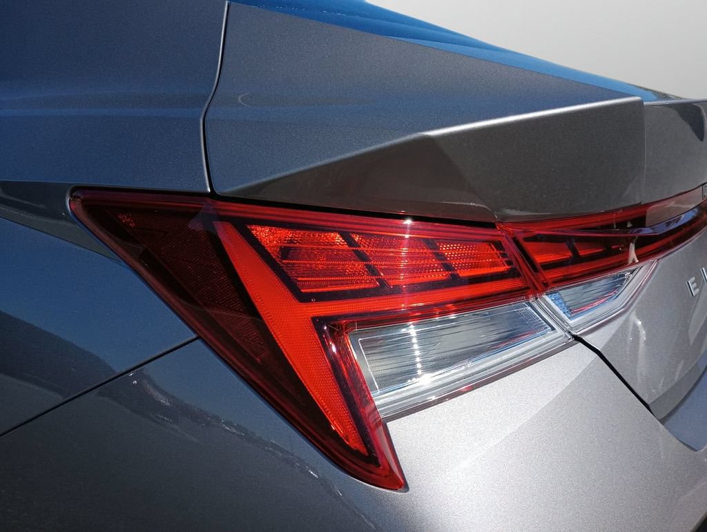 Certified 2024 Hyundai Elantra Limited FWD image 16