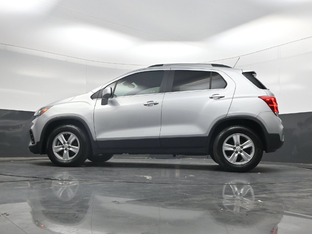 Used 2020 Chevrolet Trax LT w/ LT Convenience Package FWD image 30