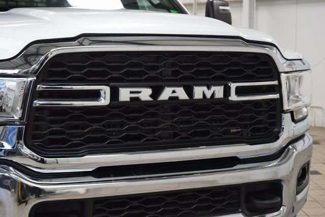 Used 2024 RAM 5500 Tradesman w/ Chrome Appearance Group image 5