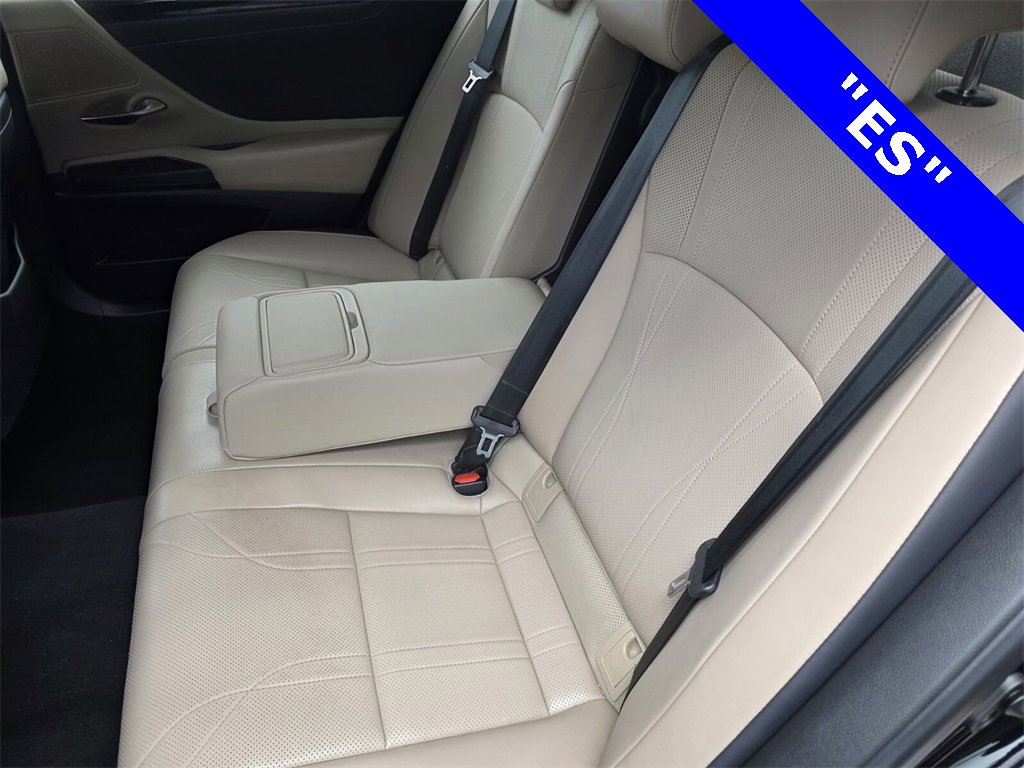 Used 2019 Lexus ES 300h image 15