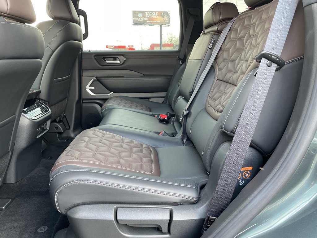 Certified 2025 Nissan Armada Platinum Reserve image 20