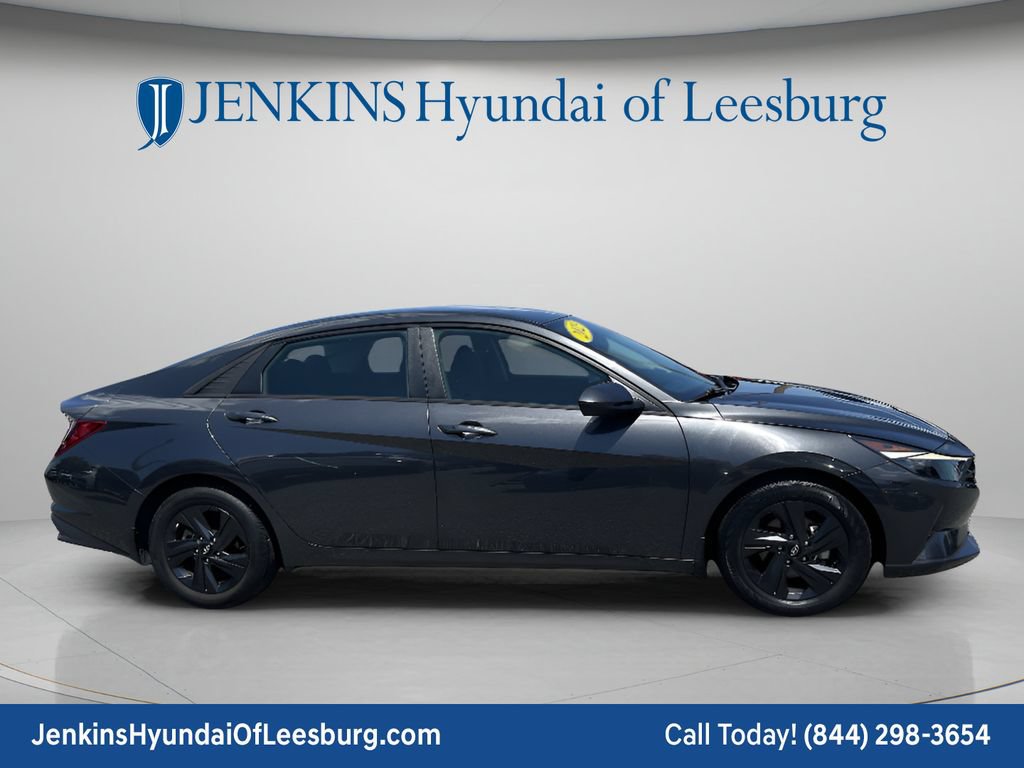 Certified 2023 Hyundai Elantra SEL FWD image 3