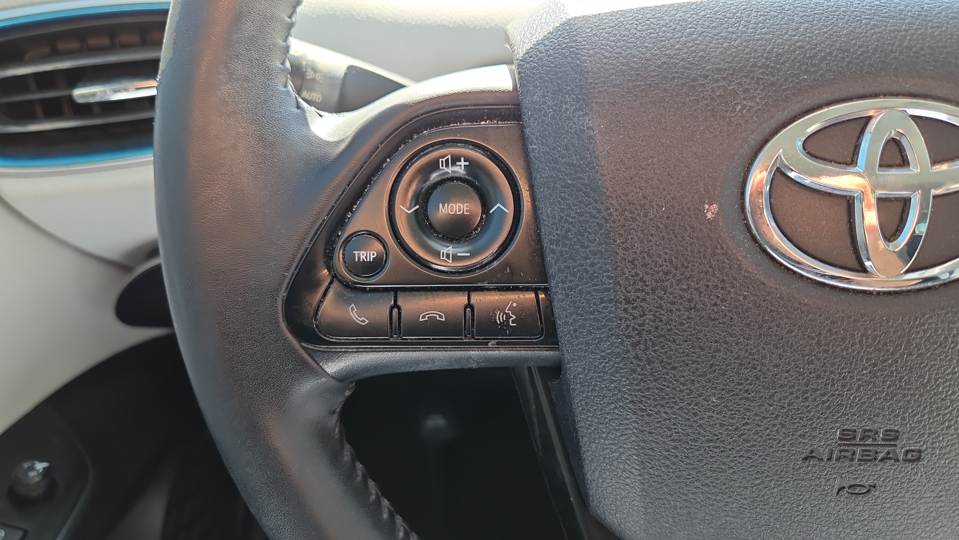 Used 2019 Toyota Prius XLE FWD image 23