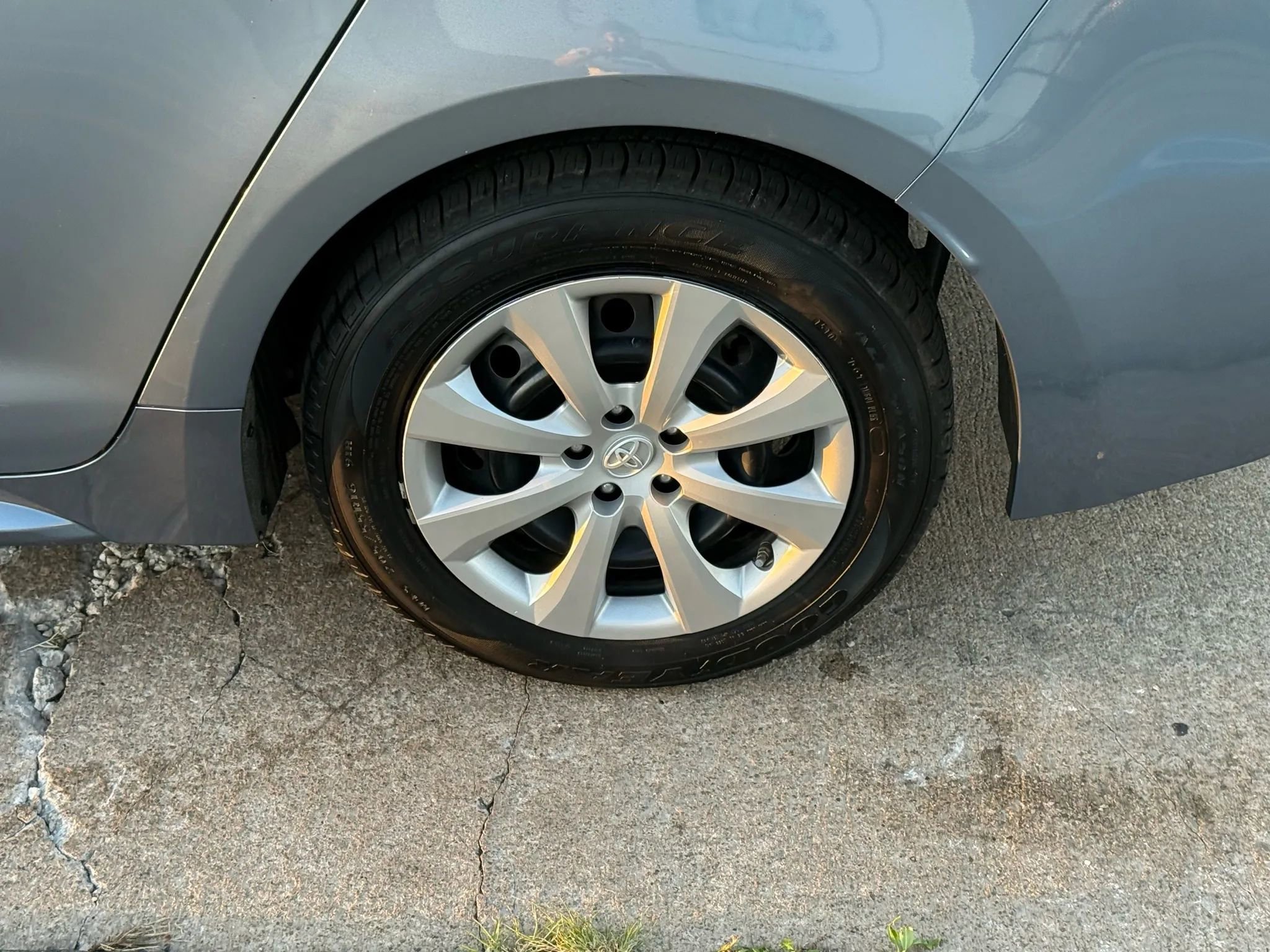 Used 2023 Toyota Corolla LE image 46