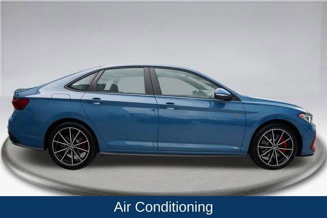 Used 2025 Volkswagen Jetta GLI Autobahn FWD image 13