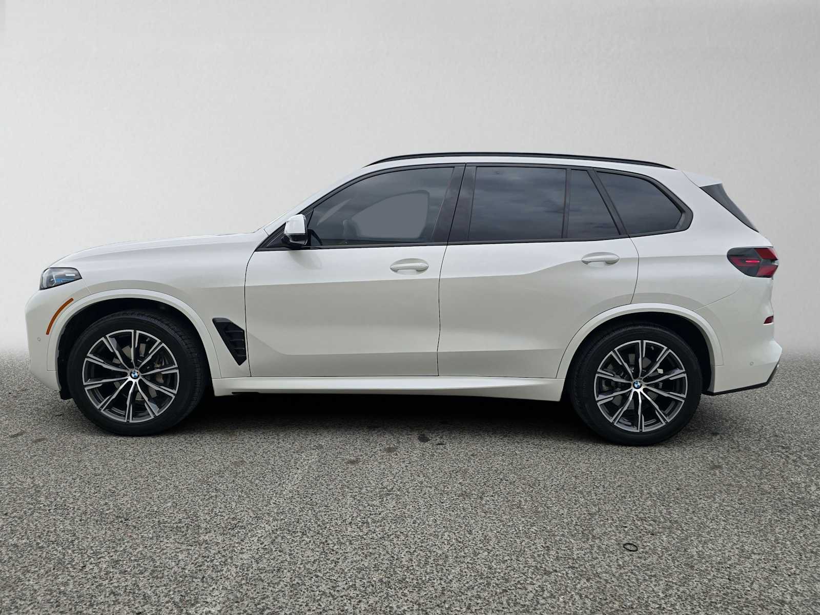 Used 2025 BMW X5 xDrive40i AWD/4WD image 6