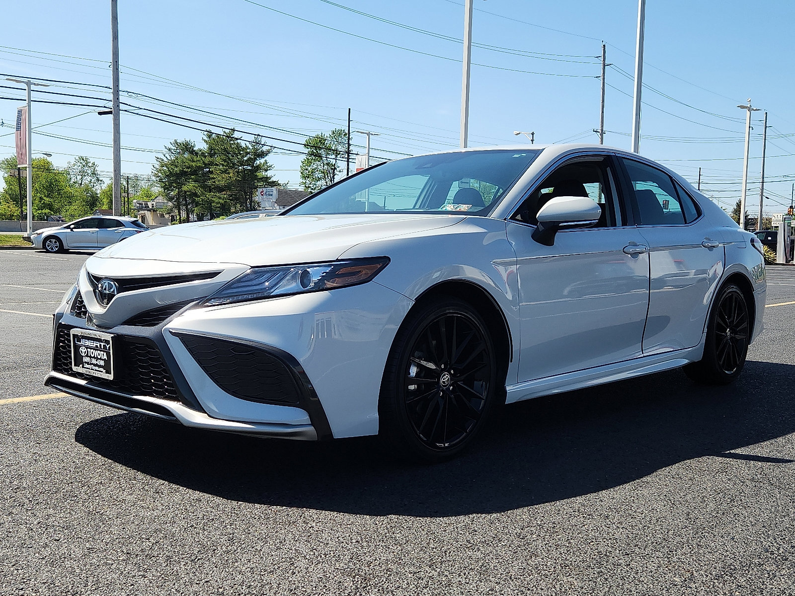 Used 2023 Toyota Camry XSE image 3