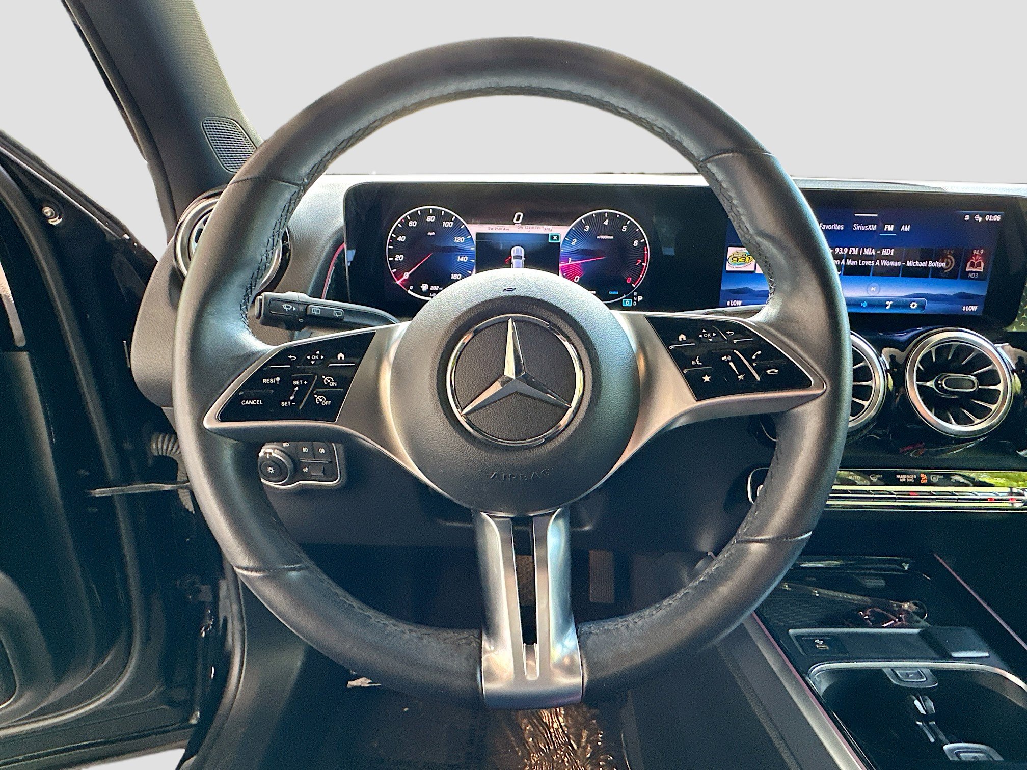 Used 2024 Mercedes-Benz GLB 250 image 11