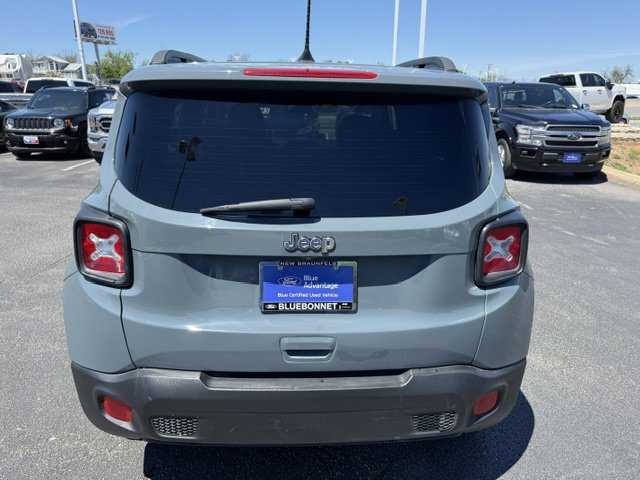 Used 2018 Jeep Renegade Latitude w/ Popular Equipment Group image 5