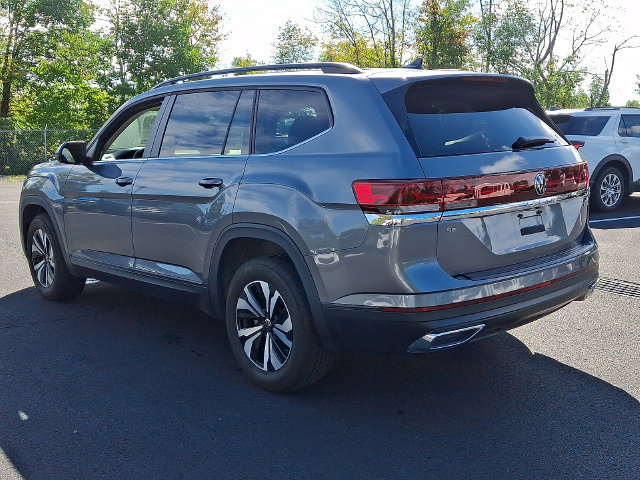Used 2024 Volkswagen Atlas SE AWD/4WD image 9