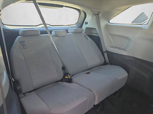 Used 2022 Toyota Sienna LE w/ LE Plus Package FWD image 19