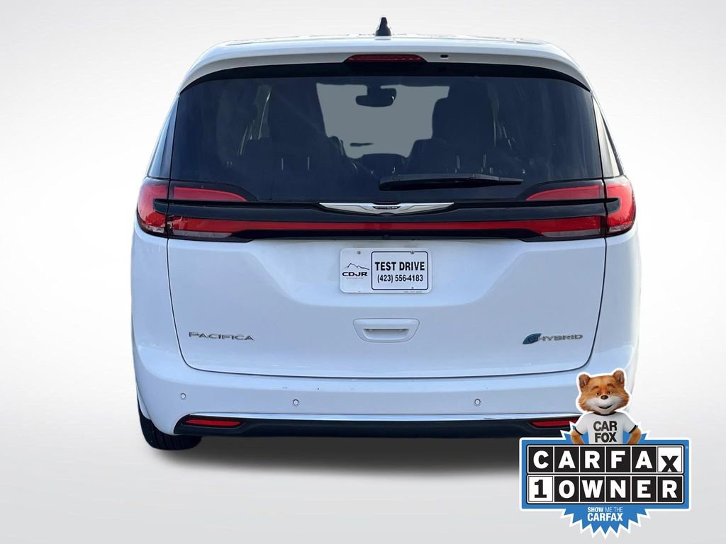 Used 2024 Chrysler Pacifica Select image 4