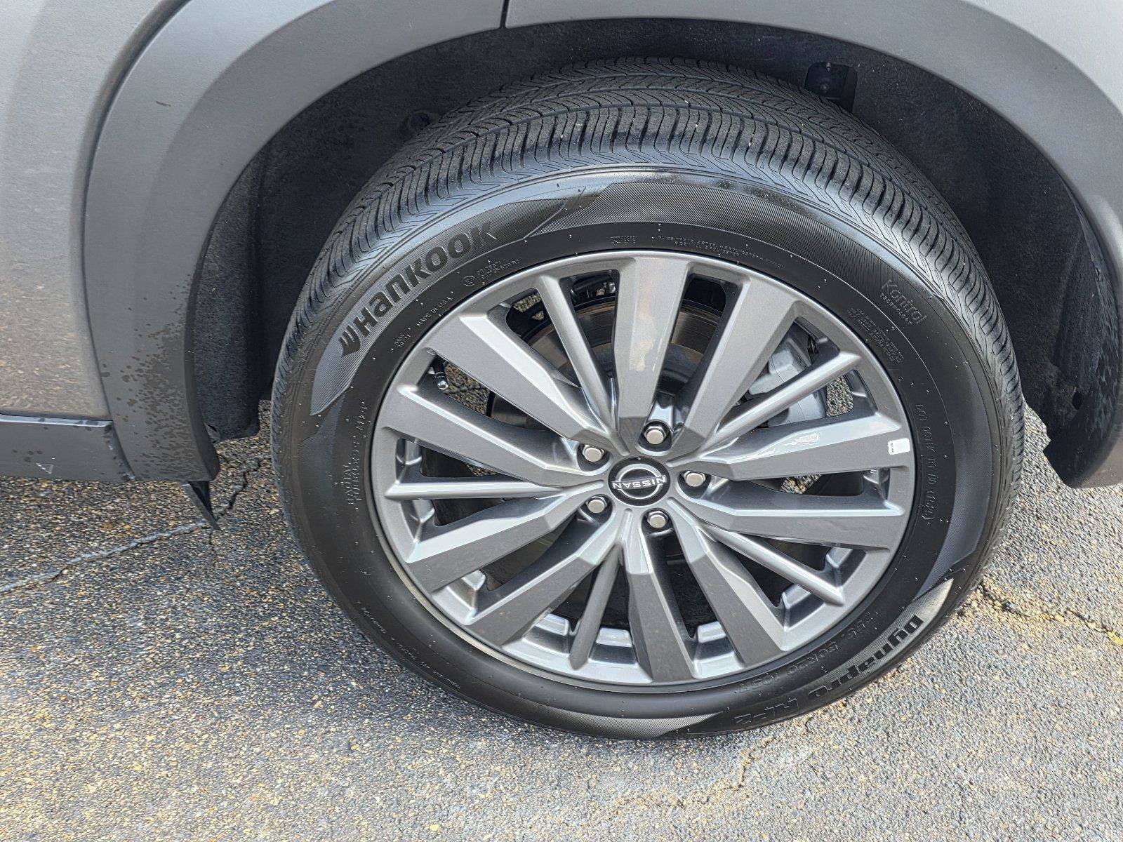 Used 2025 Nissan Pathfinder SL w/ SL Premium Package FWD image 32