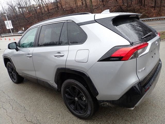 Used 2024 Toyota RAV4 SE image 5