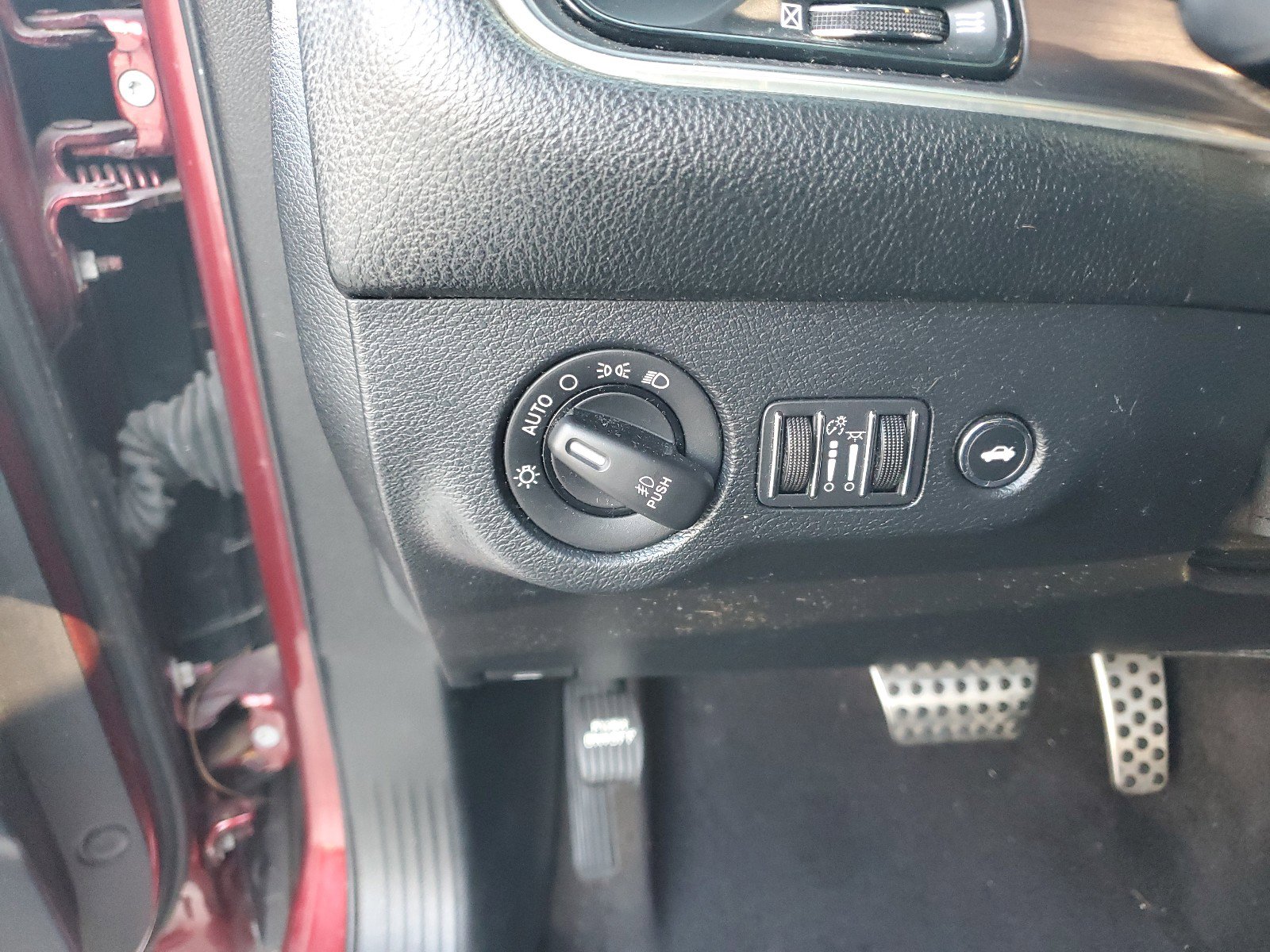 Used 2018 Dodge Challenger SXT Plus image 25