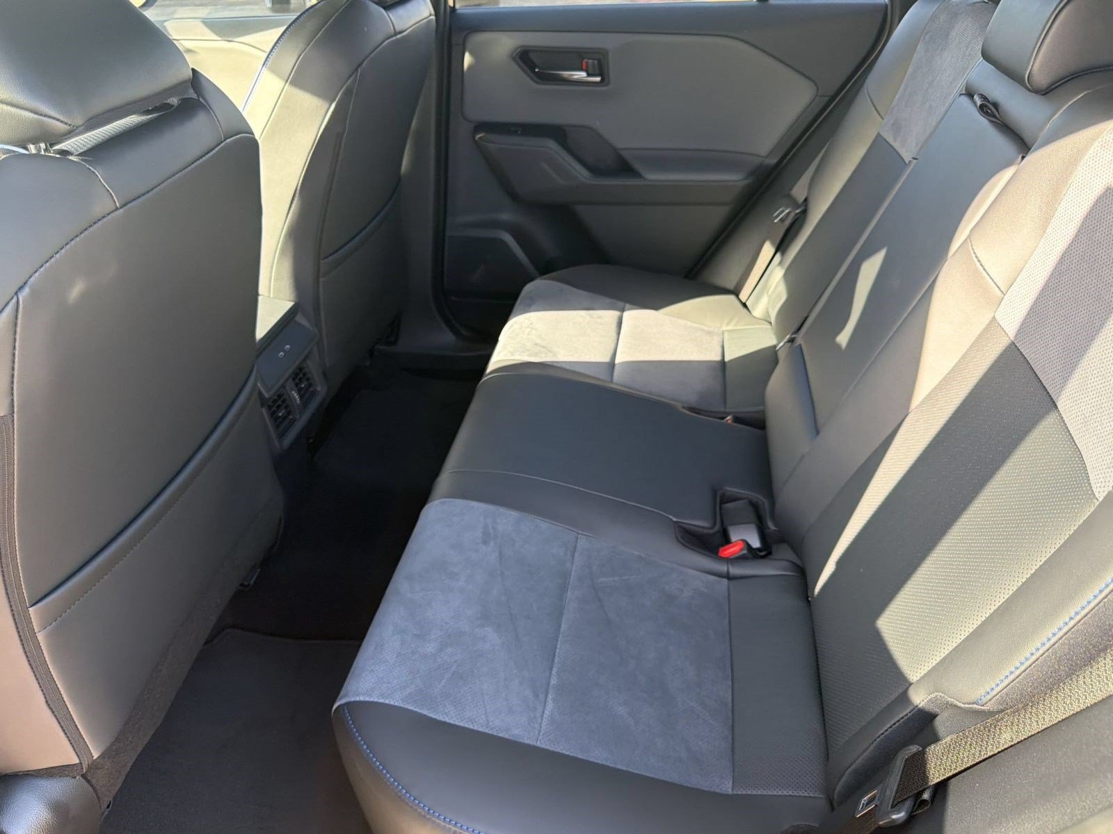 Used 2026 Toyota RAV4 XSE w/ Panoramic Sun Roof Package AWD/4WD image 23